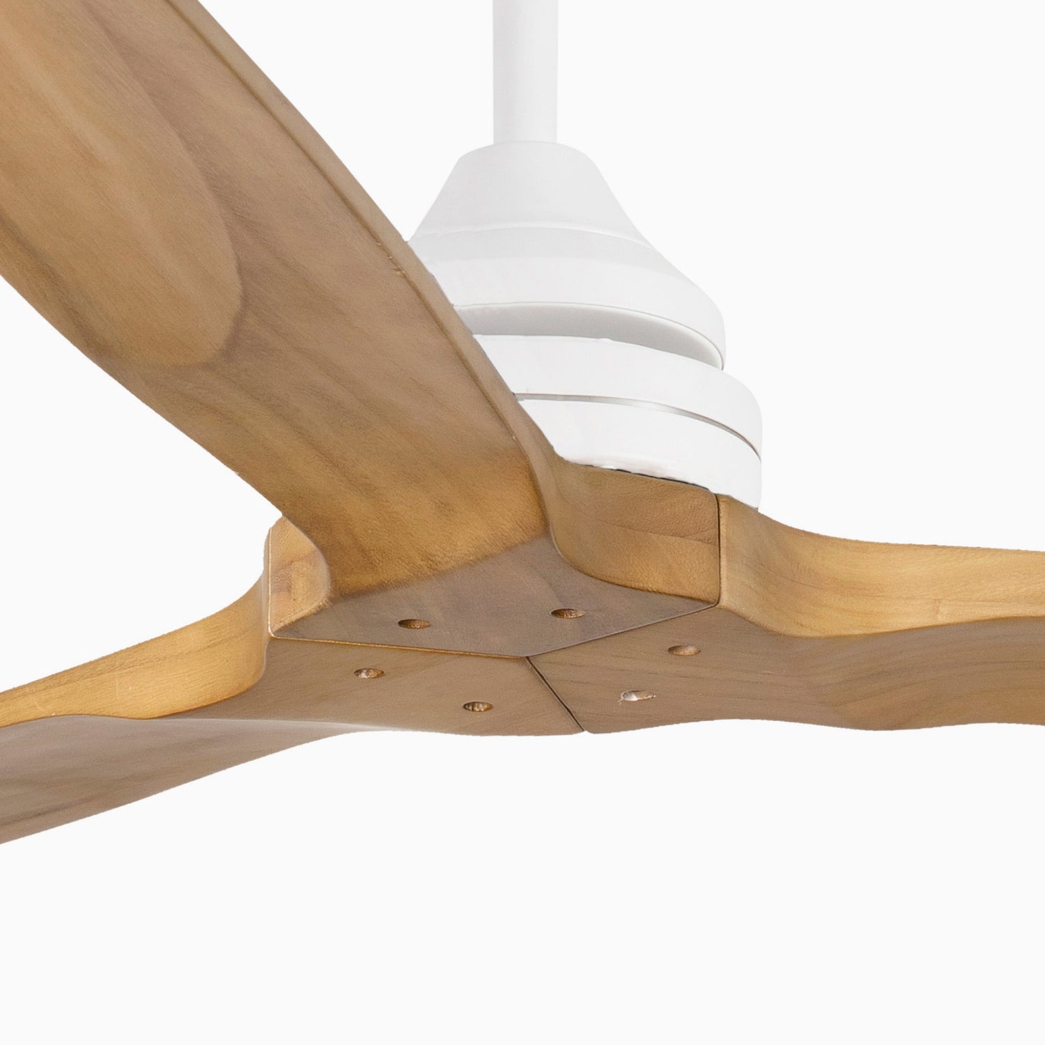 Faro Alo ceiling fan with minimalist contemporary design and aerodynamic blades for homes, apartments, offices, and hospitality spaces in Indonesia | Kipas angin plafon Faro Alo dengan desain kontemporer minimalis dan blade aerodinamis untuk rumah, apartemen, kantor, dan area hospitality di Indonesia