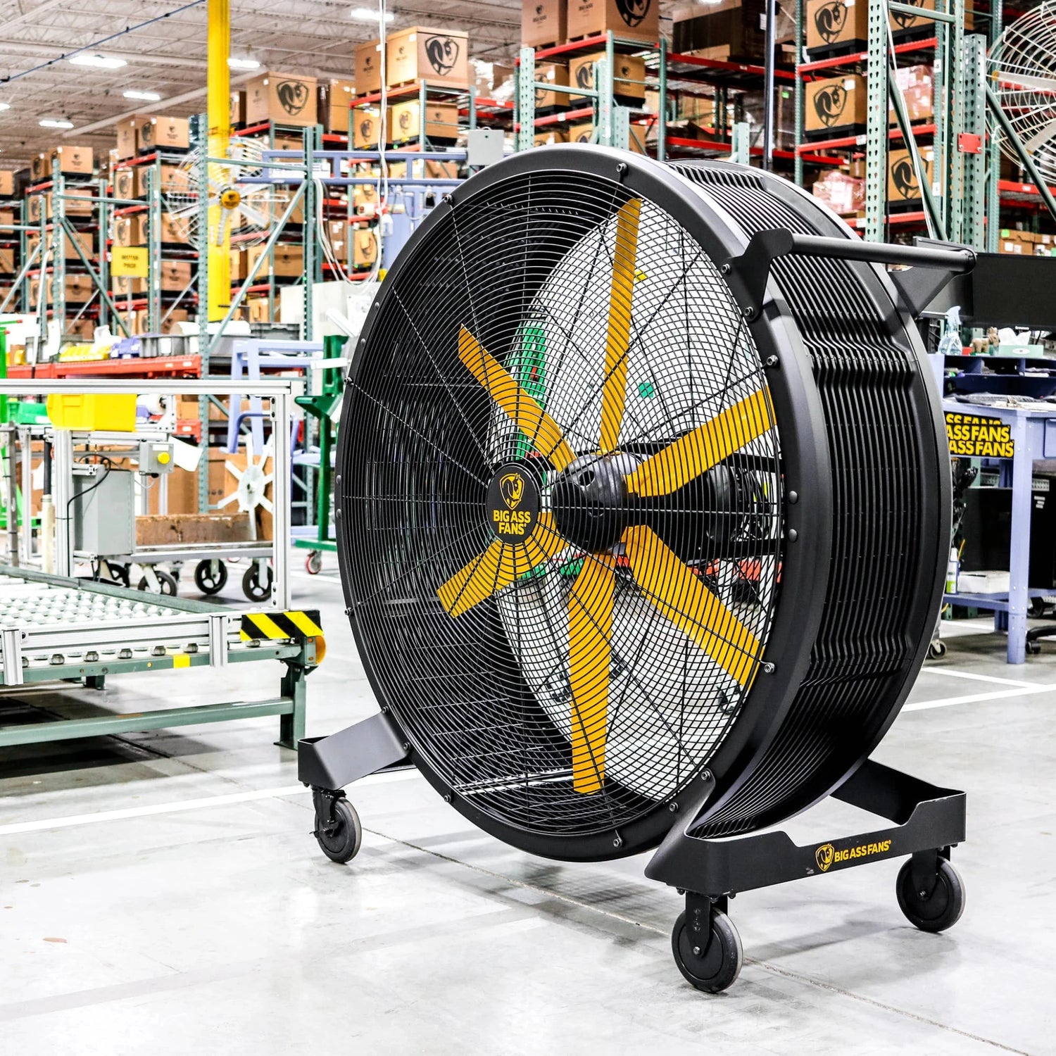 Big Ass Fans Sidekick portable directional barrel fan for warehouses, gyms, workshops, and commercial airflow in Indonesia | Kipas barrel directional portable Big Ass Fans Sidekick untuk gudang, gym, workshop, dan sirkulasi udara komersial di Indonesia