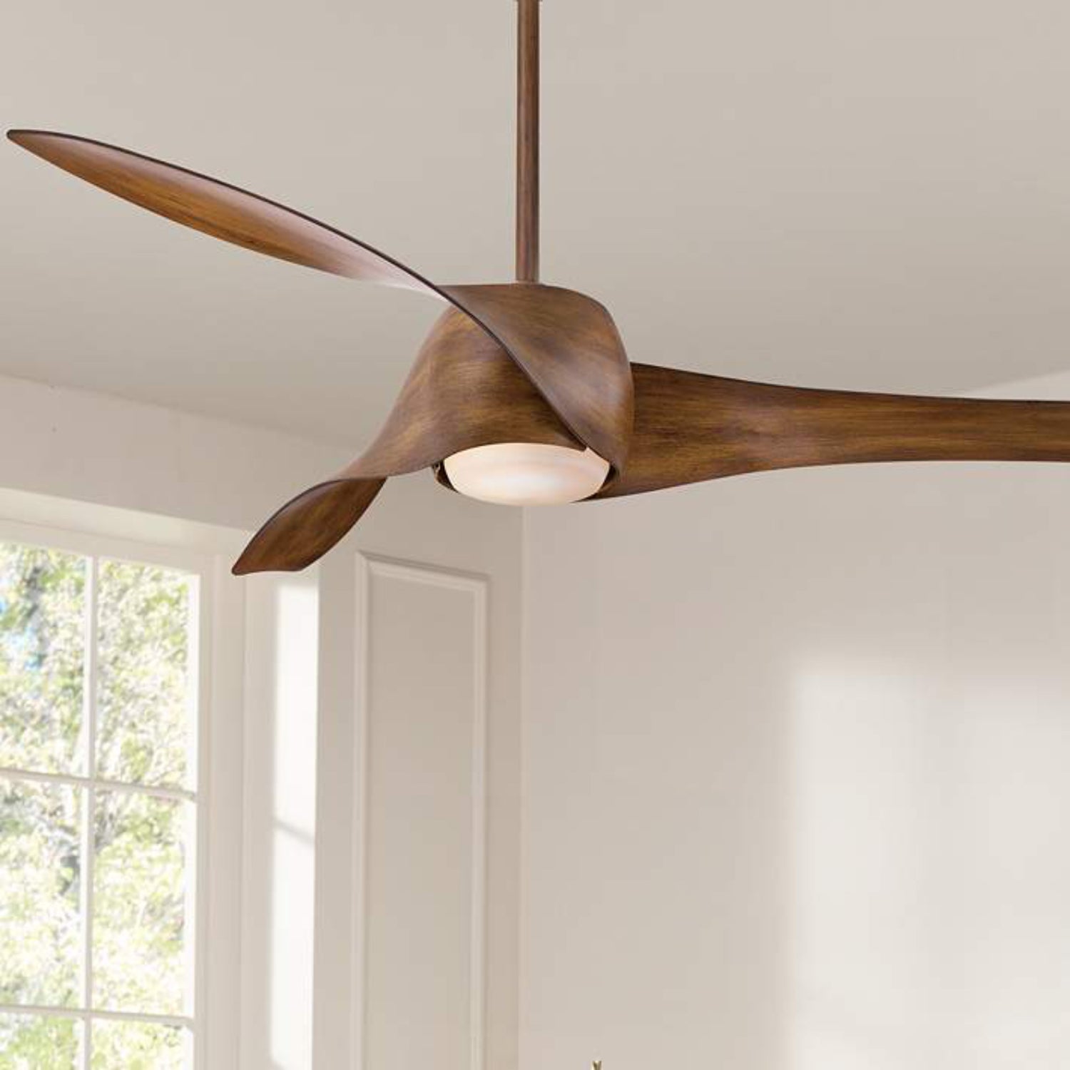 Minka Aire Artemis modern ceiling fan with sculpted aerodynamic blades for luxury homes and designer interiors in Indonesia | Kipas plafon modern Minka Aire Artemis dengan desain baling-baling aerodinamis untuk rumah mewah dan interior designer di Indonesia