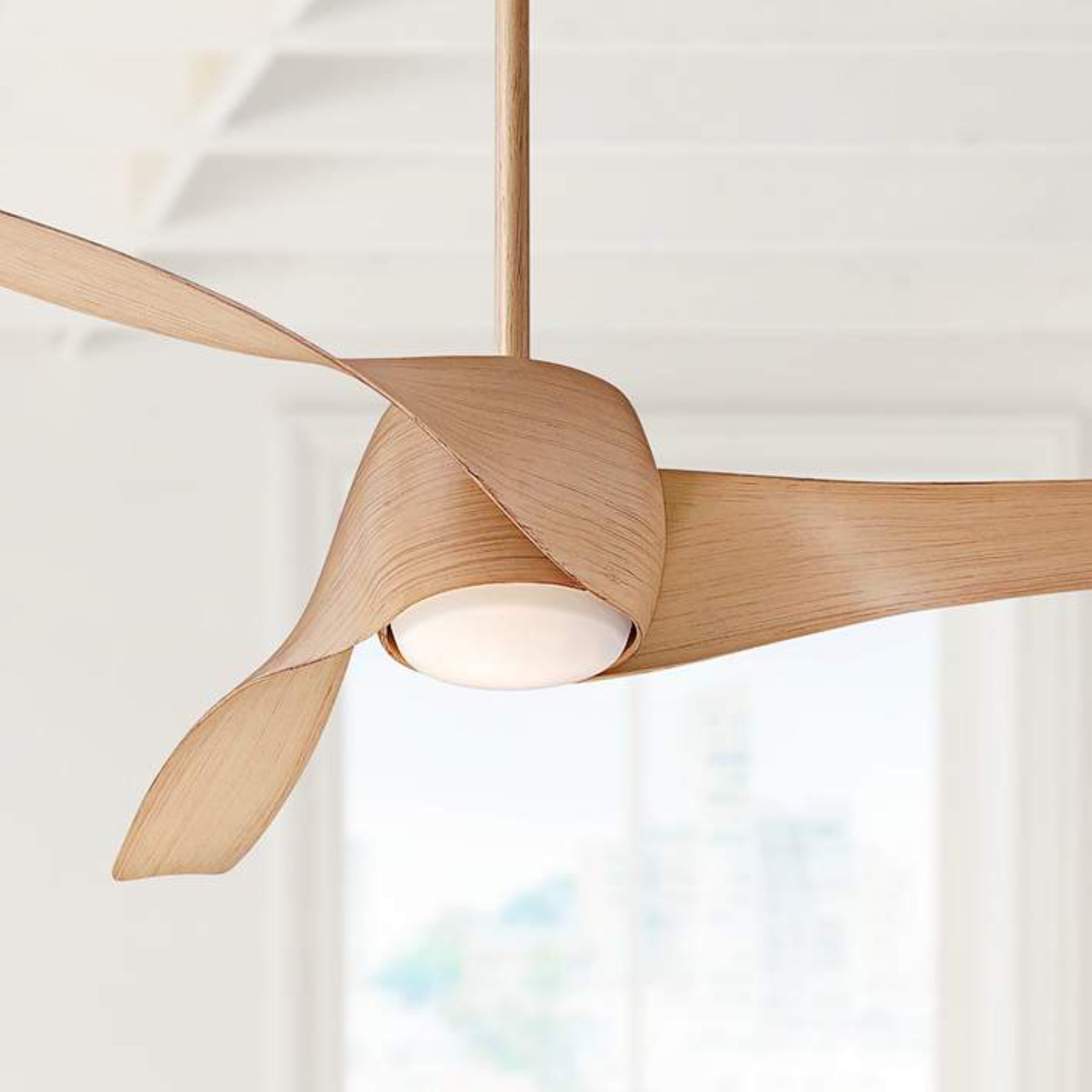 Minka Aire Artemis modern ceiling fan with sculpted aerodynamic blades for luxury homes and designer interiors in Indonesia | Kipas plafon modern Minka Aire Artemis dengan desain baling-baling aerodinamis untuk rumah mewah dan interior designer di Indonesia
