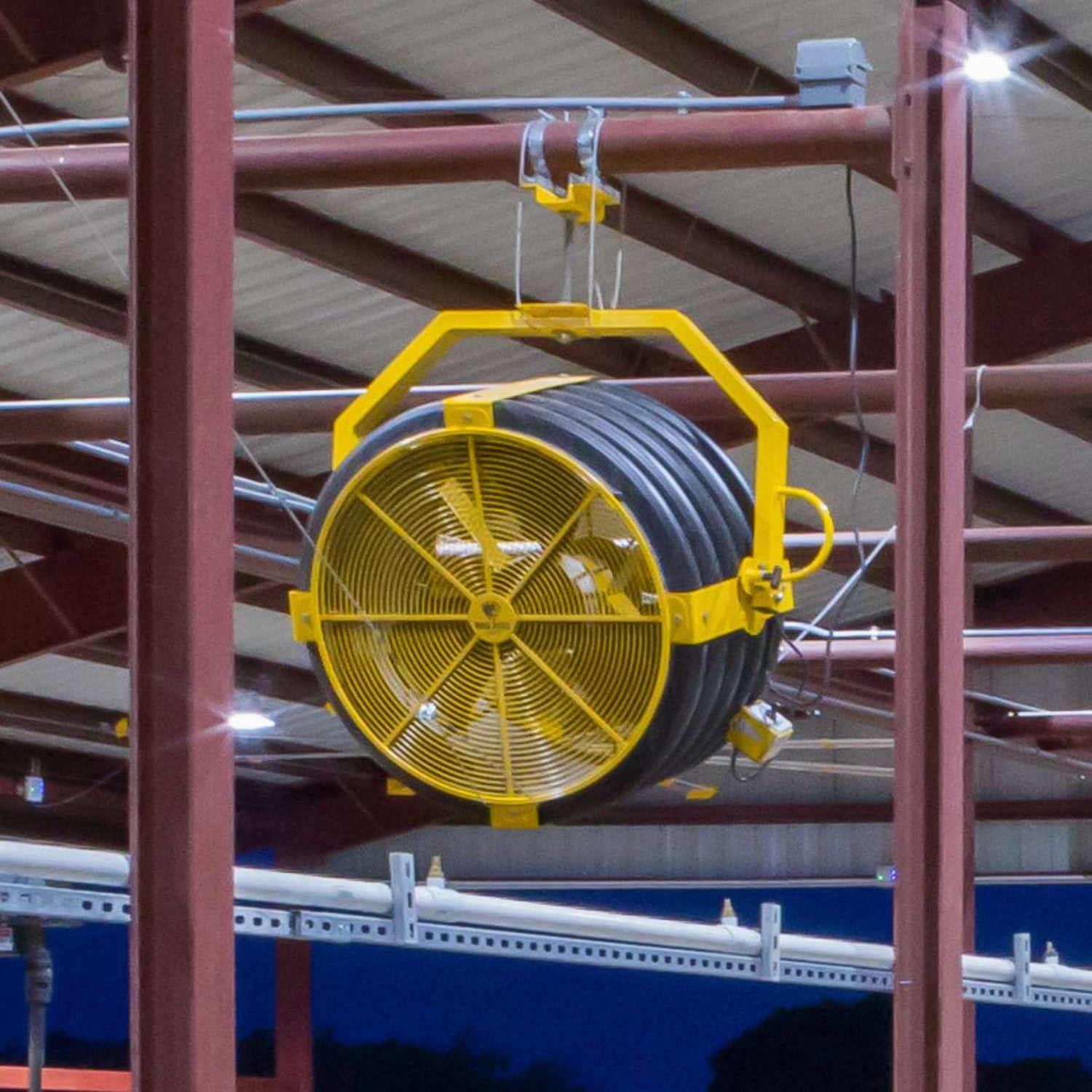 Big Ass Fans Yellow Jacket mountable and portable industrial directional fan for warehouses and commercial airflow in Indonesia | Kipas industrial directional Big Ass Fans Yellow Jacket dengan opsi pemasangan portabel, dinding, kolom, dan overhead untuk gudang dan area komersial di Indonesia