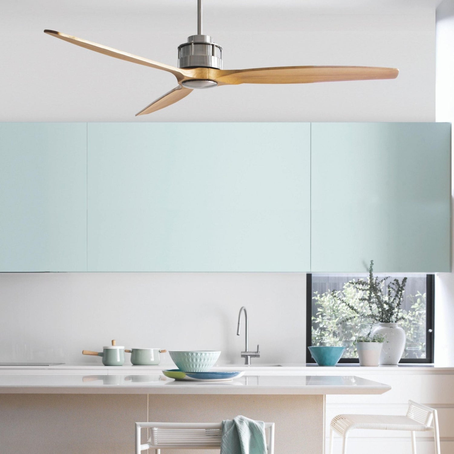 Airfusion Akmani ceiling fan with contemporary design, aerodynamic blades, and efficient airflow performance for homes, apartments, offices, and modern interiors in Indonesia | Kipas angin plafon Airfusion Akmani dengan desain kontemporer, blade aerodinamis, dan performa airflow efisien untuk rumah, apartemen, kantor, dan interior modern di Indonesia