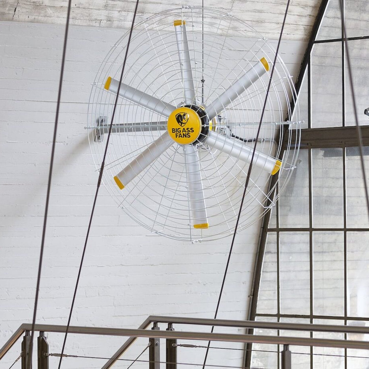 Big Ass Fans Pivot 2.0 directional industrial fan with adjustable airflow for commercial and warehouse spaces in Indonesia | Kipas industrial directional Big Ass Fans Pivot 2.0 dengan aliran udara yang dapat diarahkan untuk area komersial dan gudang di Indonesia
