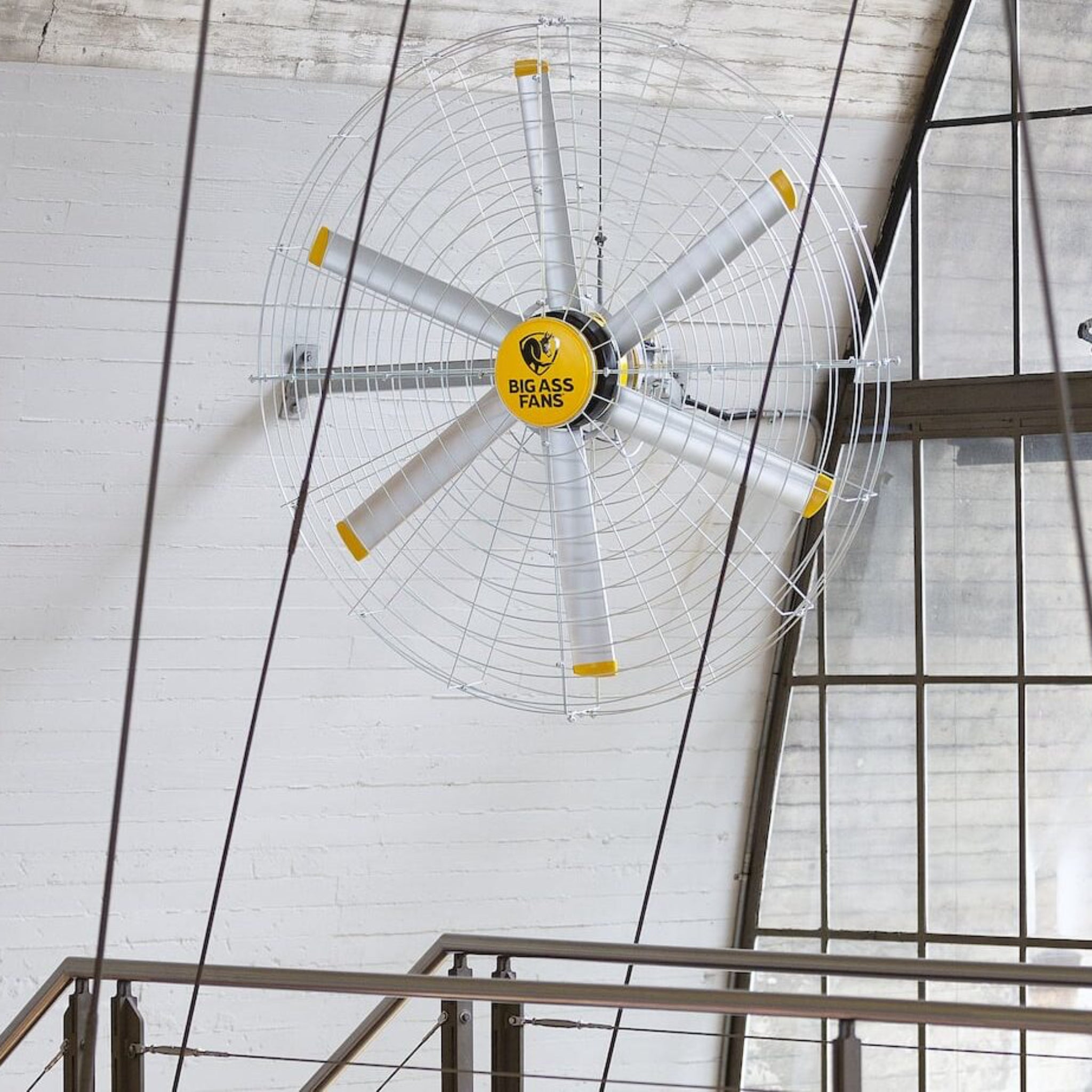 Big Ass Fans Pivot 2.0 directional industrial fan with adjustable airflow for commercial and warehouse spaces in Indonesia | Kipas industrial directional Big Ass Fans Pivot 2.0 dengan aliran udara yang dapat diarahkan untuk area komersial dan gudang di Indonesia