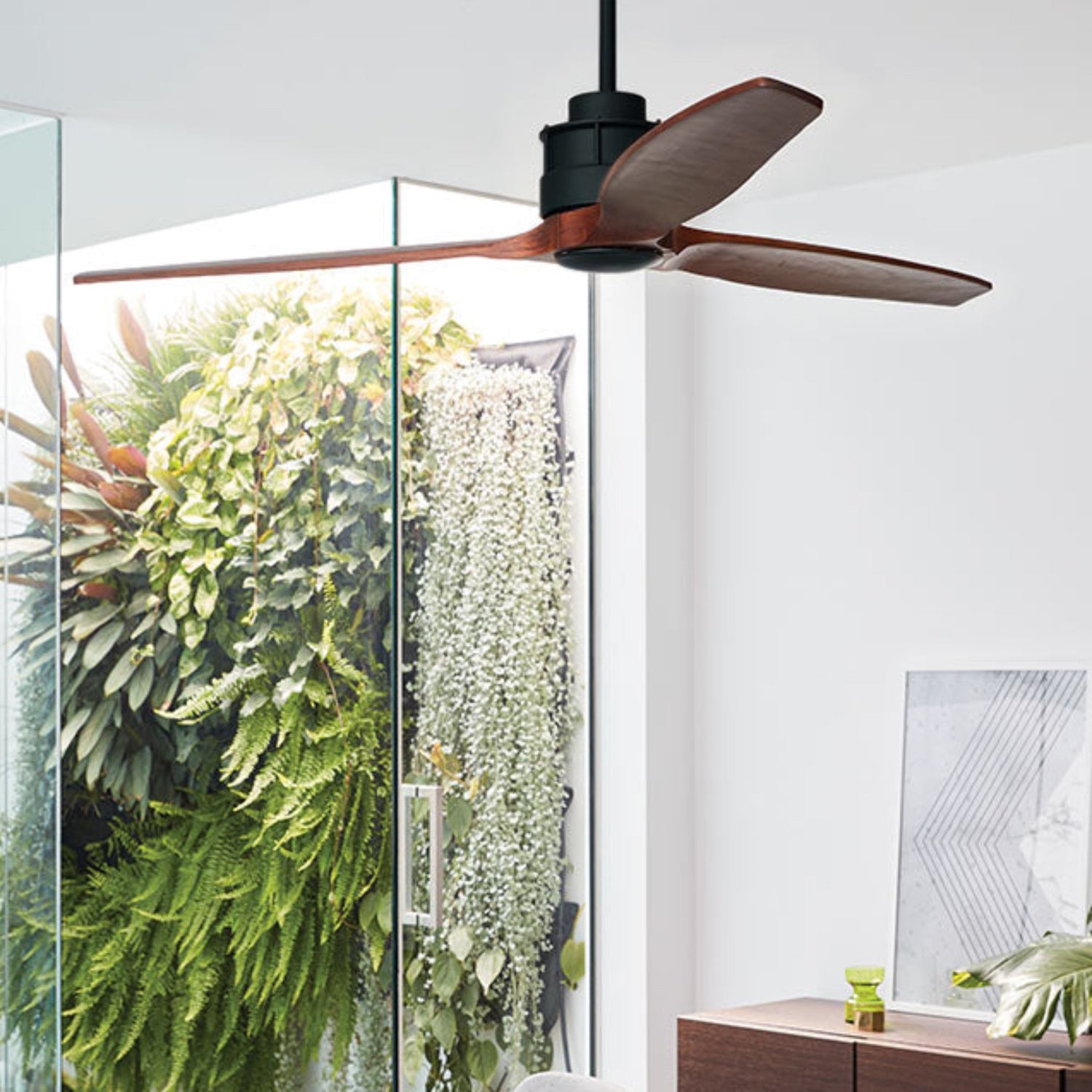 Airfusion Akmani ceiling fan with contemporary design, aerodynamic blades, and efficient airflow performance for homes, apartments, offices, and modern interiors in Indonesia | Kipas angin plafon Airfusion Akmani dengan desain kontemporer, blade aerodinamis, dan performa airflow efisien untuk rumah, apartemen, kantor, dan interior modern di Indonesia