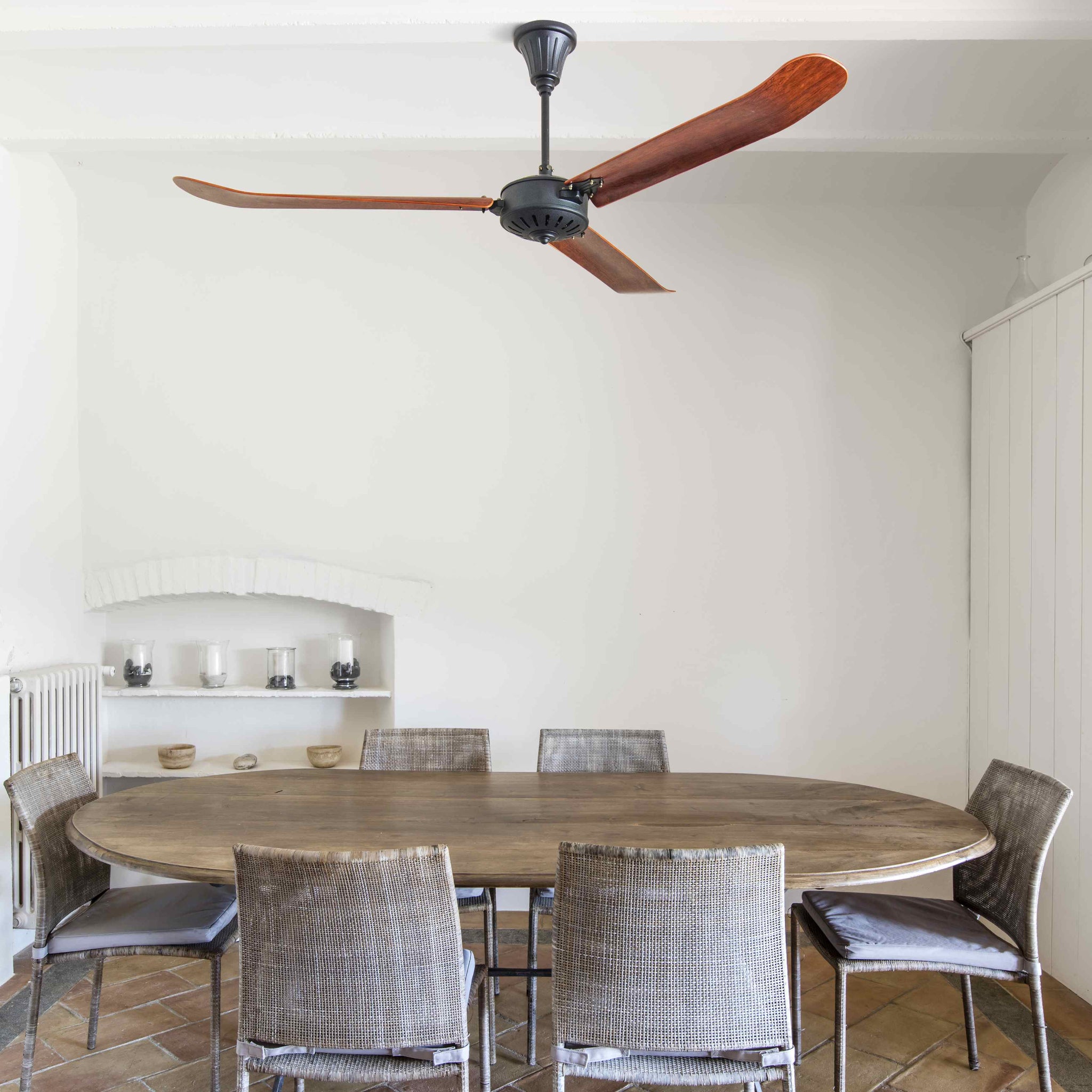 Faro Aoba ceiling fan with minimalist contemporary design and aerodynamic blades for homes, apartments, offices, cafes, and architectural interiors in Indonesia | Kipas angin plafon Faro Aoba dengan desain kontemporer minimalis dan blade aerodinamis untuk rumah, apartemen, kantor, cafe, dan interior arsitektural di Indonesia