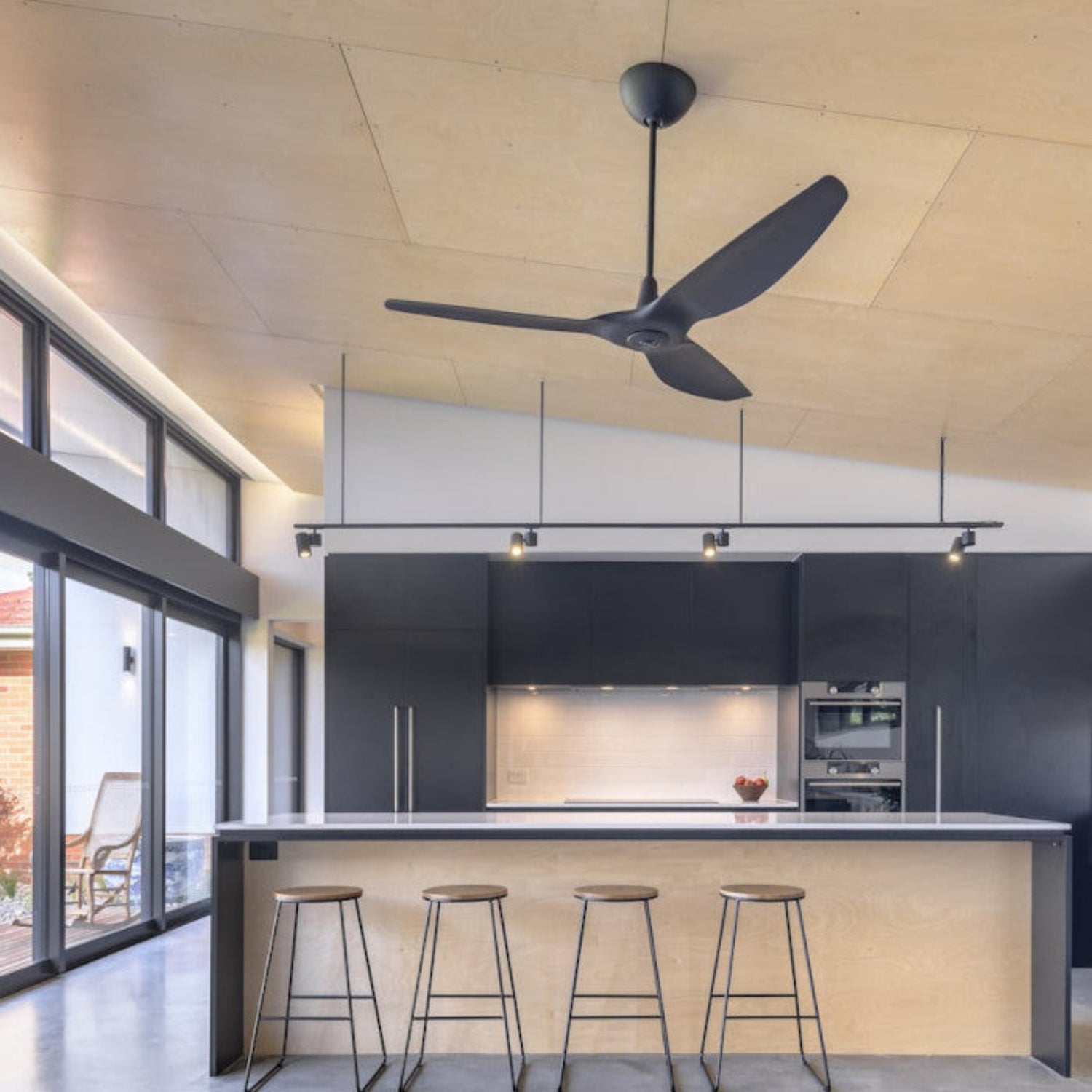 Big Ass Fans Haiku I Series smart ceiling fan with premium airflow and modern minimalist design for luxury homes in Indonesia | Kipas plafon pintar Big Ass Fans Haiku I Series dengan airflow premium dan desain modern minimalis untuk rumah mewah di Indonesia
