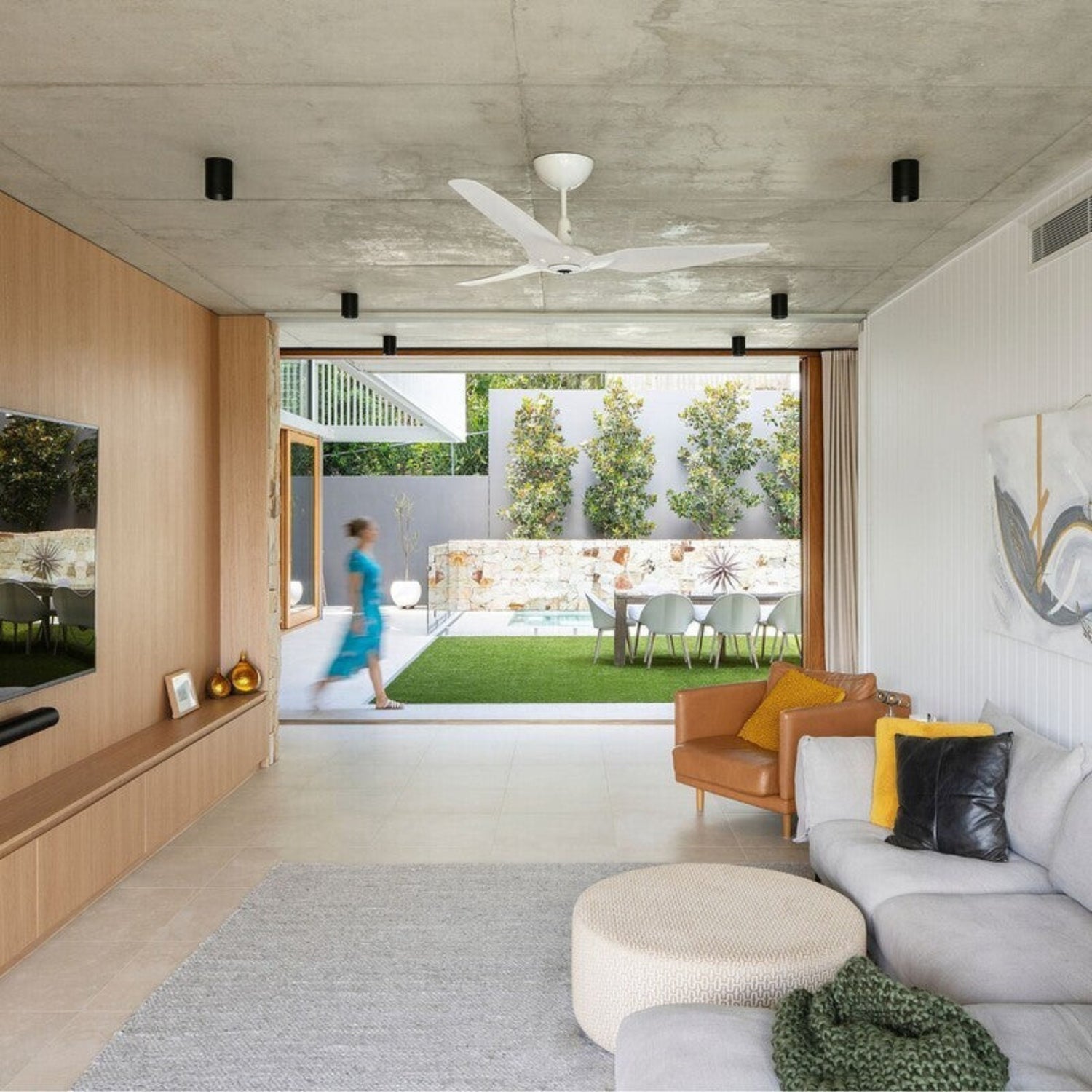 Big Ass Fans Haiku Indoor smart ceiling fan with patented airfoil blades and minimalist architectural design for luxury homes, villas, apartments, and designer interiors in Indonesia | Kipas angin plafon Big Ass Fans Haiku Indoor dengan blade airfoil berpaten dan desain arsitektural minimalis untuk rumah mewah, villa, apartemen, dan interior designer di Indonesia