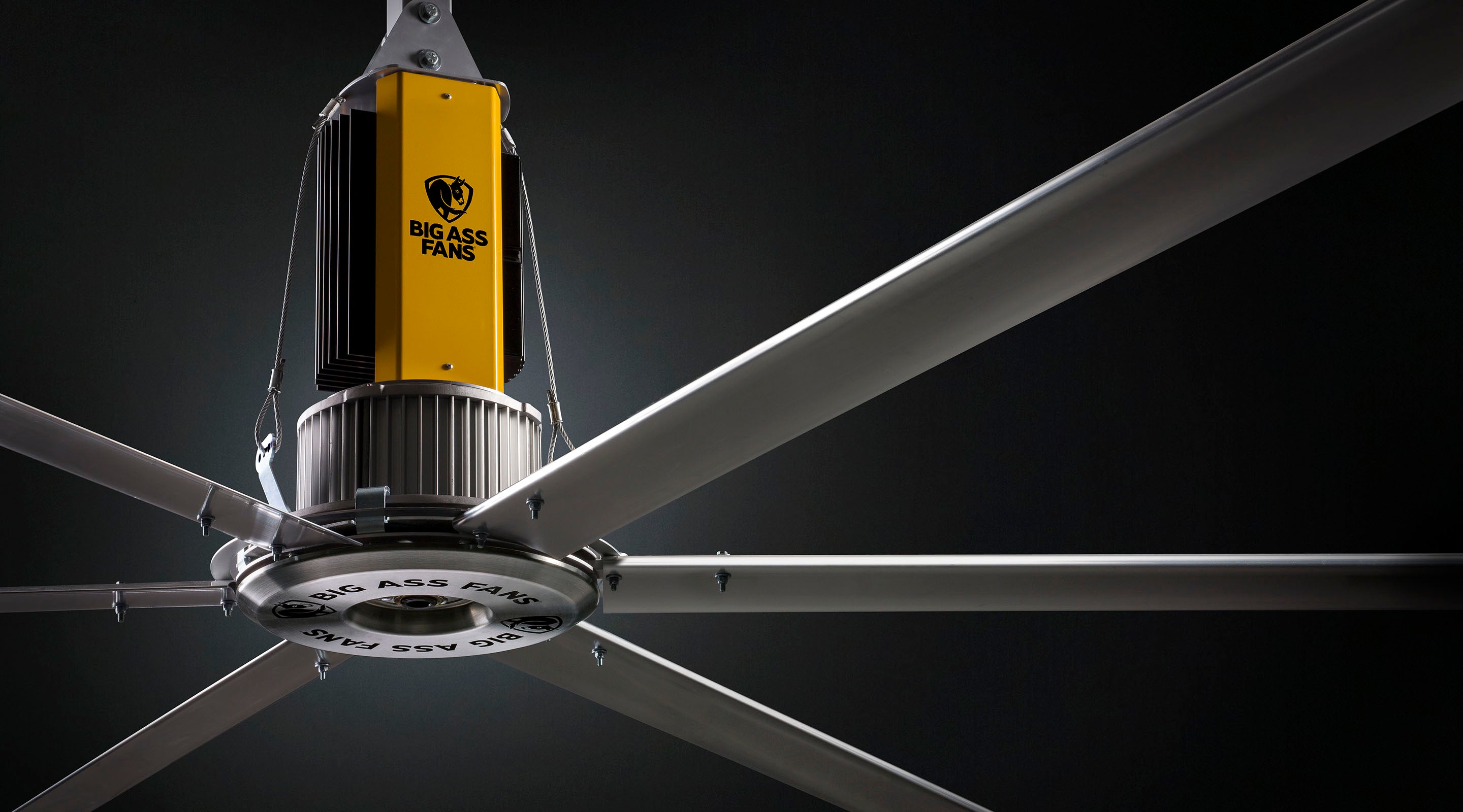 Overhead HVLS ceiling fans for warehouses, factories, logistics centres, sports facilities, and large commercial spaces in Indonesia | Kipas angin plafon HVLS overhead untuk gudang, pabrik, pusat logistik, fasilitas olahraga, dan ruang komersial besar di Indonesia