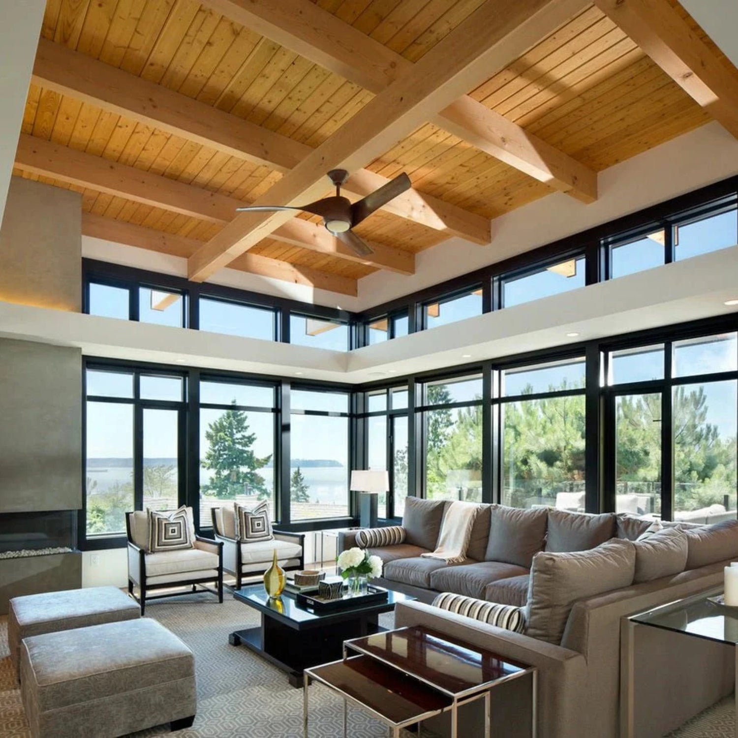 Minka Aire Artemis modern ceiling fan with sculpted aerodynamic blades for luxury homes and designer interiors in Indonesia | Kipas plafon modern Minka Aire Artemis dengan desain baling-baling aerodinamis untuk rumah mewah dan interior designer di Indonesia
