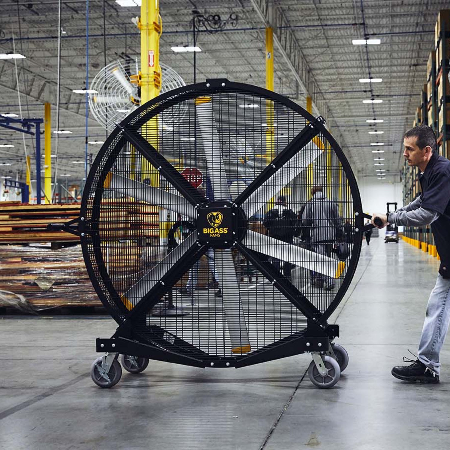 Big Ass Fans Black Jack portable industrial fan for commercial airflow | Kipas industrial portable Big Ass Fans Black Jack untuk sirkulasi udara komersial
