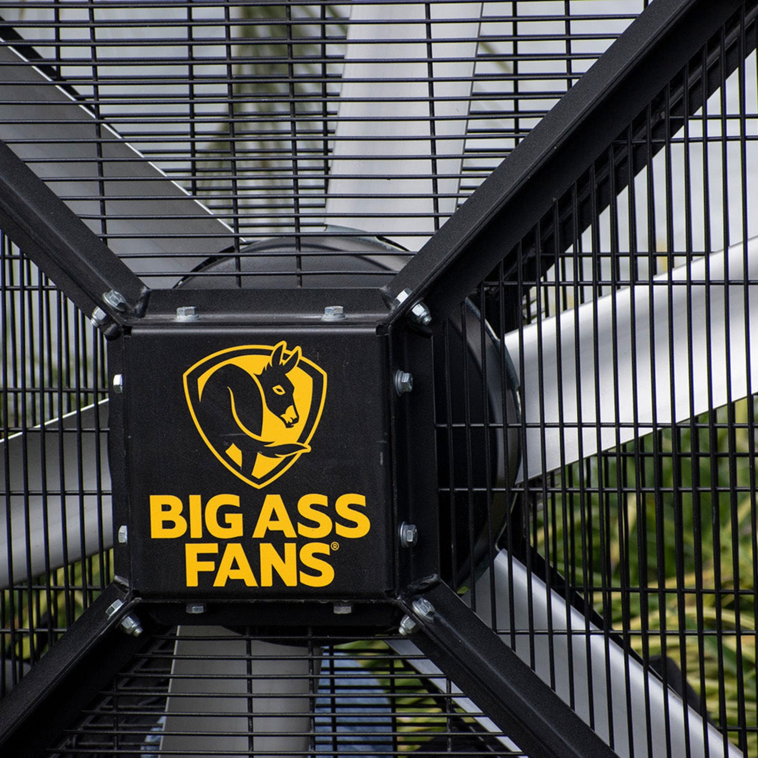 Big Ass Fans Black Jack portable industrial fan for commercial airflow | Kipas industrial portable Big Ass Fans Black Jack untuk sirkulasi udara komersial