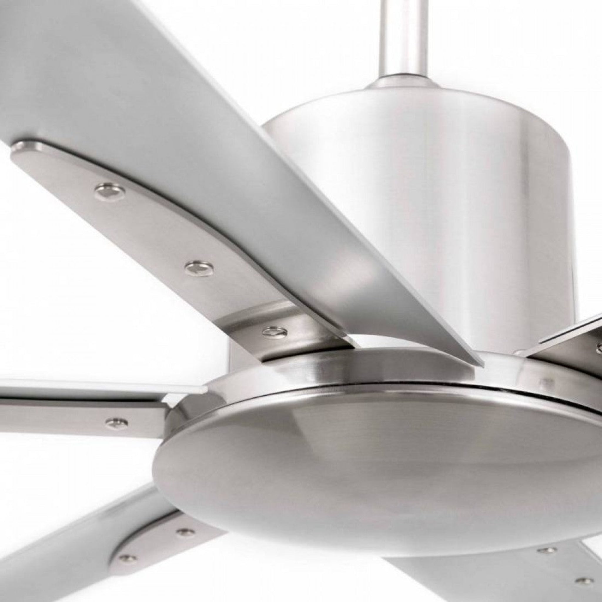 Faro Andros large ceiling fan with aerodynamic blades and contemporary architectural design for villas, resorts, restaurants, and spacious interiors in Indonesia | Kipas angin plafon Faro Andros berukuran besar dengan blade aerodinamis dan desain arsitektural modern untuk villa, resort, restoran, dan ruang luas di Indonesia