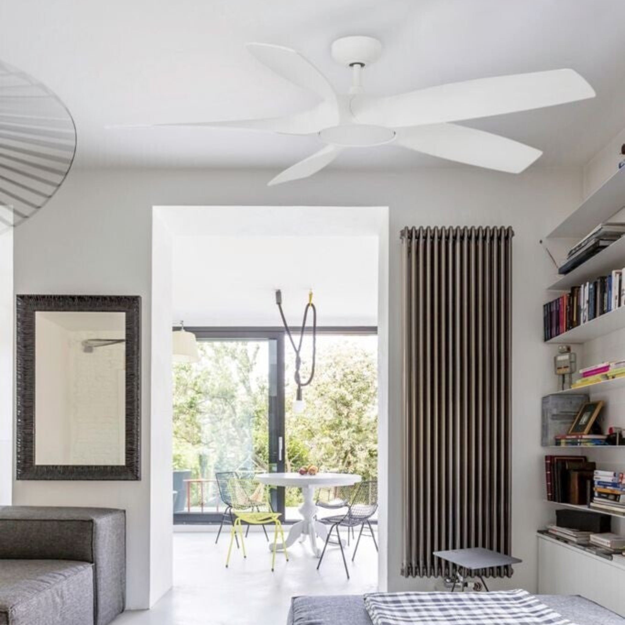 Faro Cocos ceiling fan with tropical palm-inspired blades and modern styling for villas, resorts, patios, and hospitality spaces in Indonesia | Kipas angin plafon Faro Cocos dengan blade terinspirasi daun palem dan desain tropis modern untuk villa, resort, patio, dan area hospitality di Indonesia