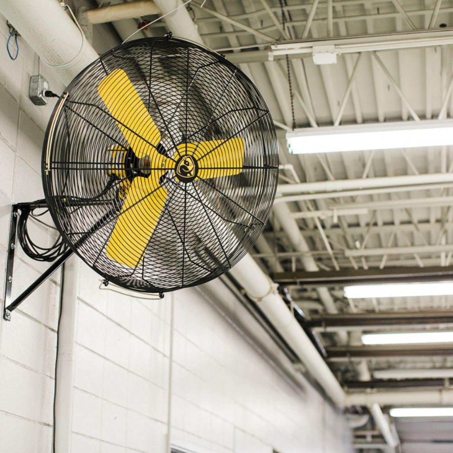 Big Ass Fans AirEye Directional Fan / Kipas Angin Directional Big Ass Fans AirEye