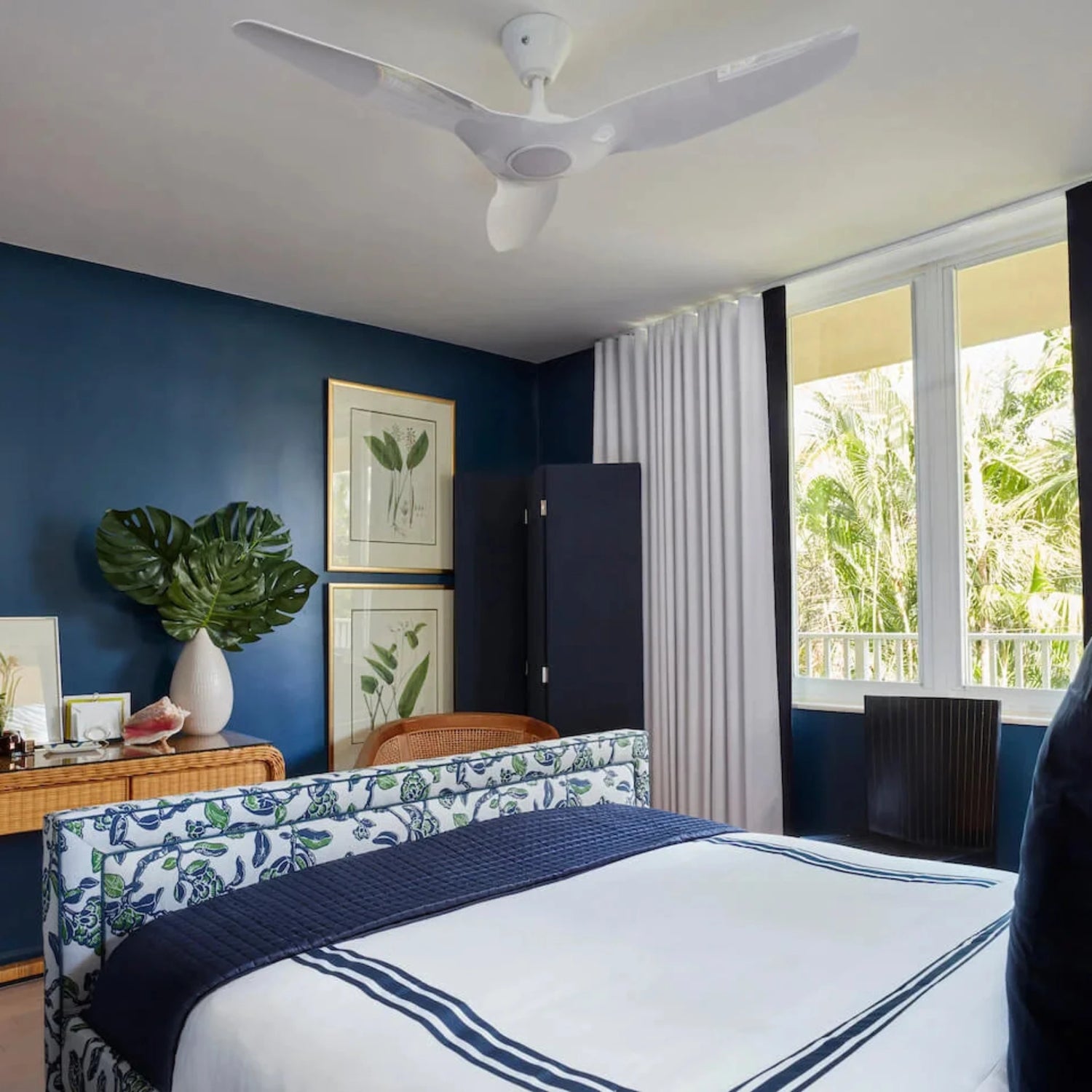 Big Ass Fans Haiku L Series Indoor smart ceiling fan with aerodynamic airfoil blades and minimalist modern design for homes, villas, apartments, and designer interiors in Indonesia | Kipas angin plafon Big Ass Fans Haiku L Series Indoor dengan blade airfoil aerodinamis dan desain modern minimalis untuk rumah, villa, apartemen, dan interior designer di Indonesia