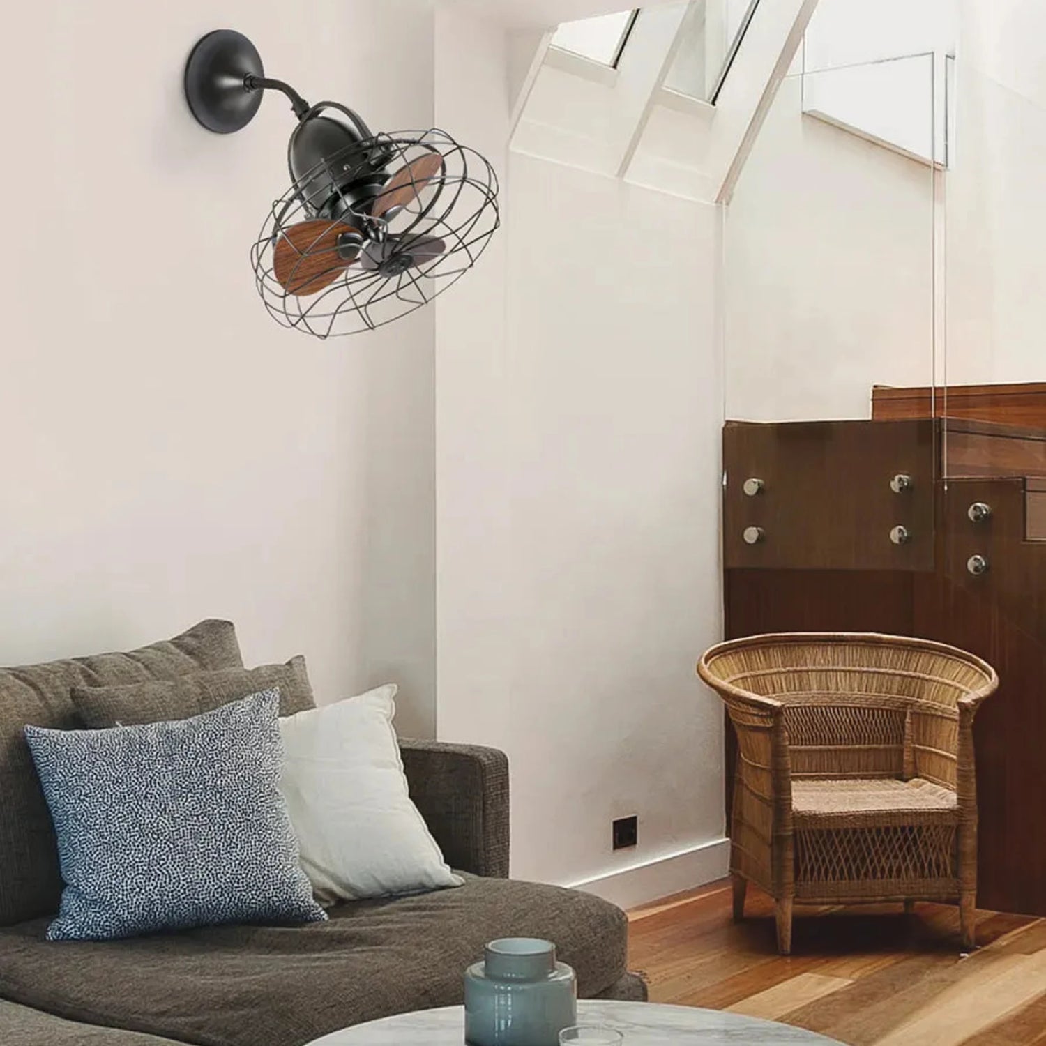 FARO Keiki wall-mounted fan with modern minimalist design for bedrooms, living spaces, cafés, and interiors in Indonesia | Kipas dinding FARO Keiki dengan desain modern minimalis untuk kamar tidur, ruang keluarga, kafe, dan interior di Indonesia